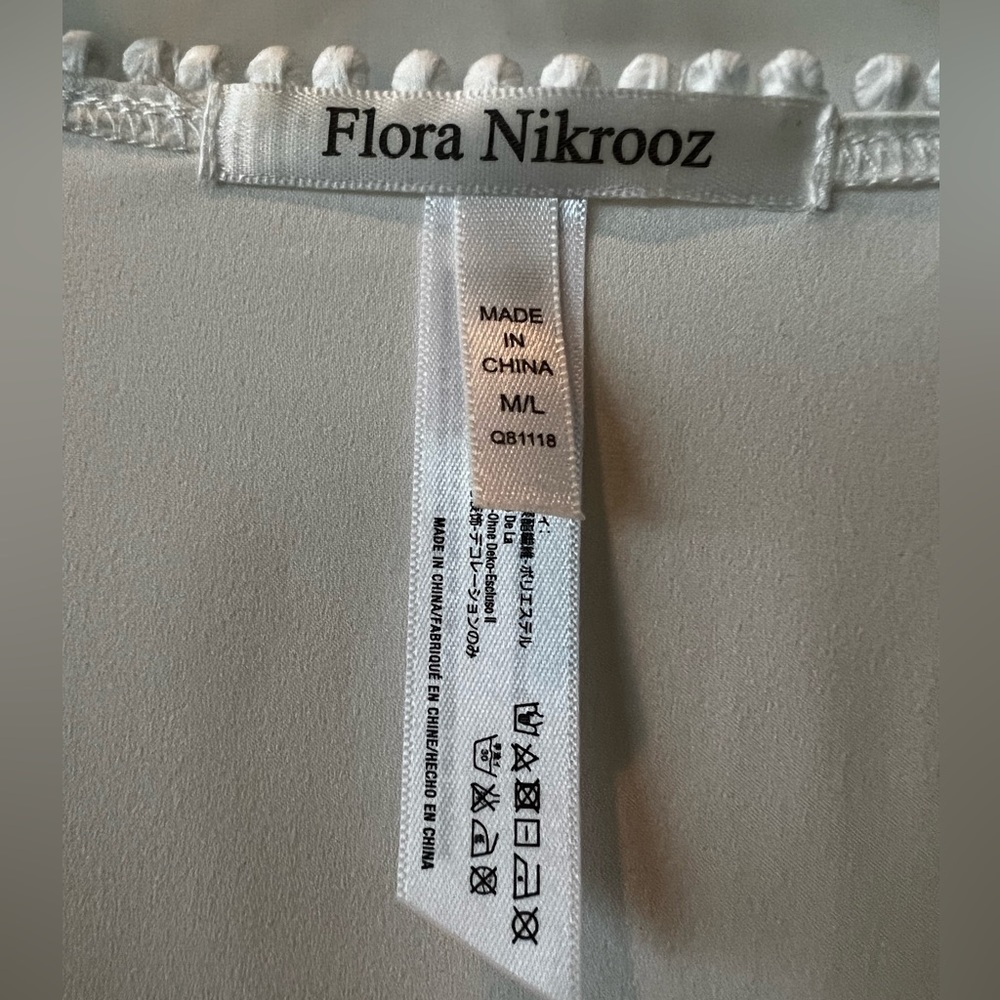 Ivory Robe - Picture 6 of 7